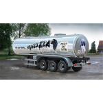 Italeri - 1/24 - Milk Tanker - "We Are Family"