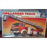 Italeri - 1/24 - Fire Ladder Truck Iveco-Magirus